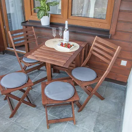 Apartment Jonifee Am *